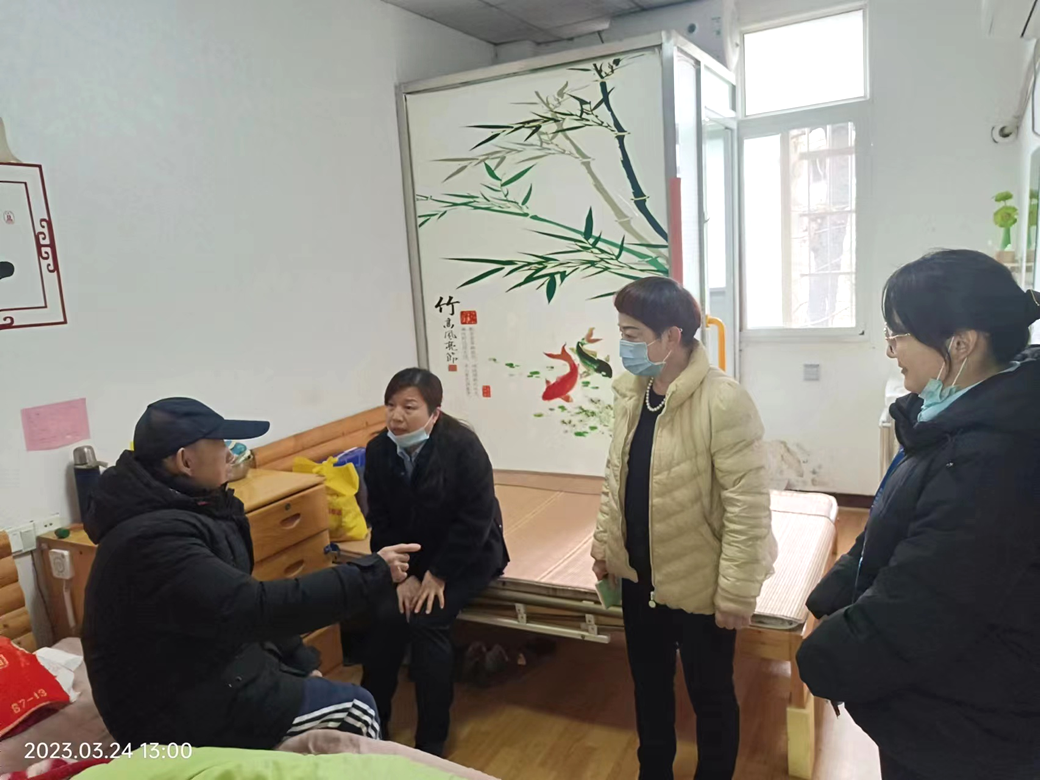 現(xiàn)場(chǎng)詢問(wèn)老人滿意度