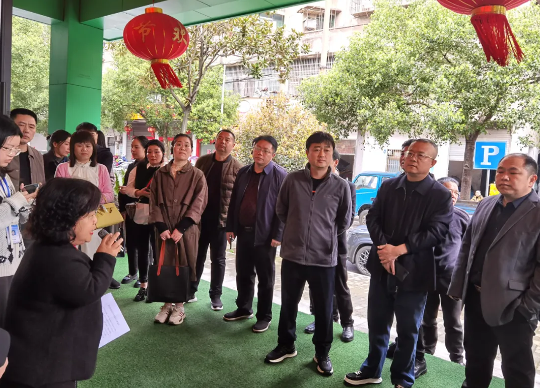 全省14個市州民政局分管領(lǐng)導(dǎo)、養(yǎng)老服務(wù)科科長、縣市區(qū)民政局分管副局長等100余人